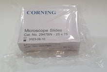Cargar imagen en el visor de la galería, Portaobjetos 25 X 75 mm Banda Esmerilada Corning®